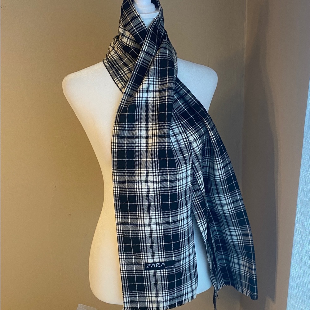 NWOT ZARA Plaid Gift-able Scarf